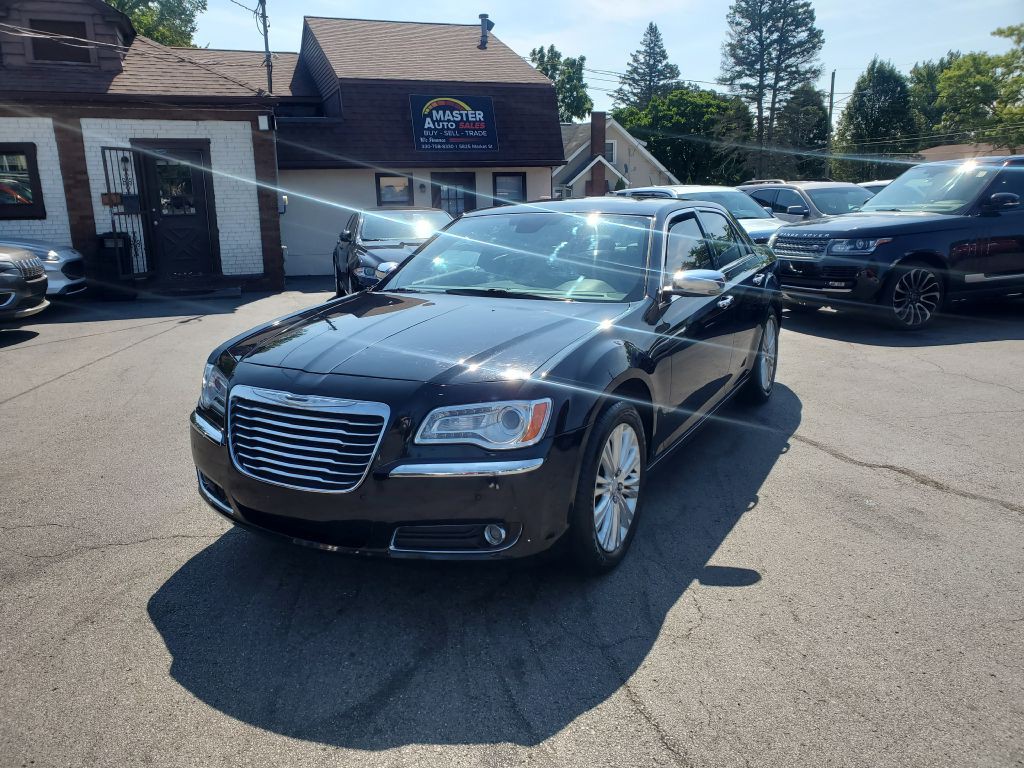 2012 Chrysler 300 Image 17
