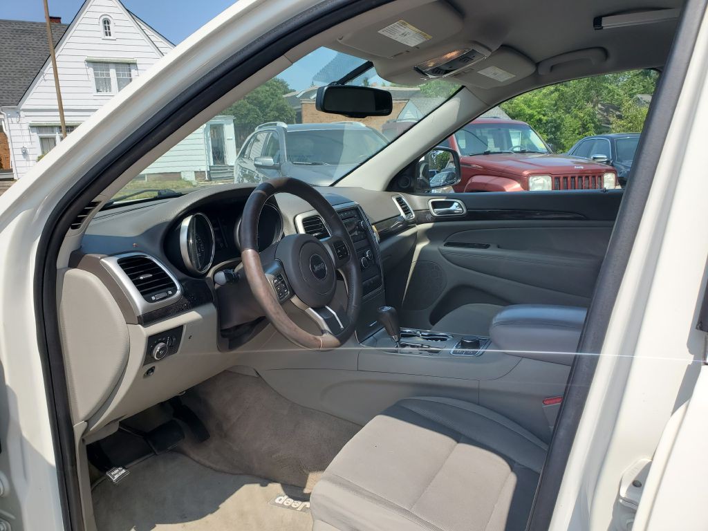 2012 Jeep Grand Cherokee Image 11