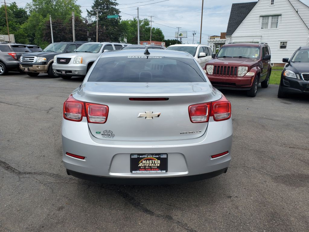 2016 Chevrolet Malibu Image 4