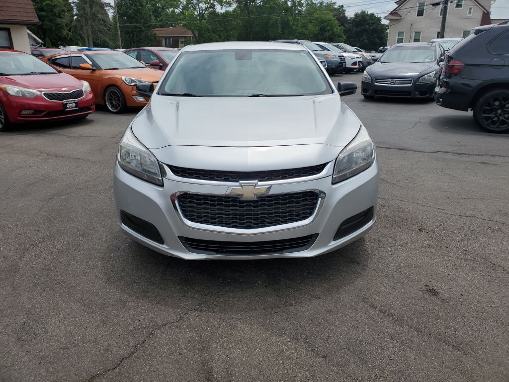 2016 Chevrolet Malibu Image 3