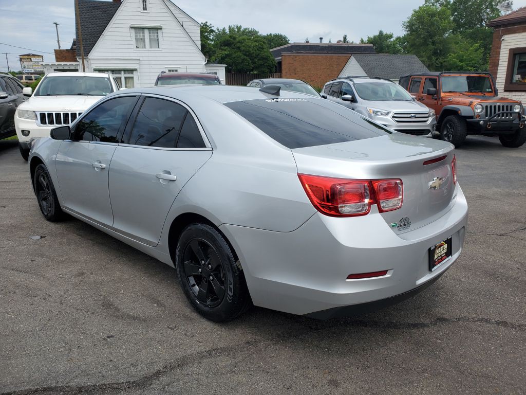 2016 Chevrolet Malibu Image 5