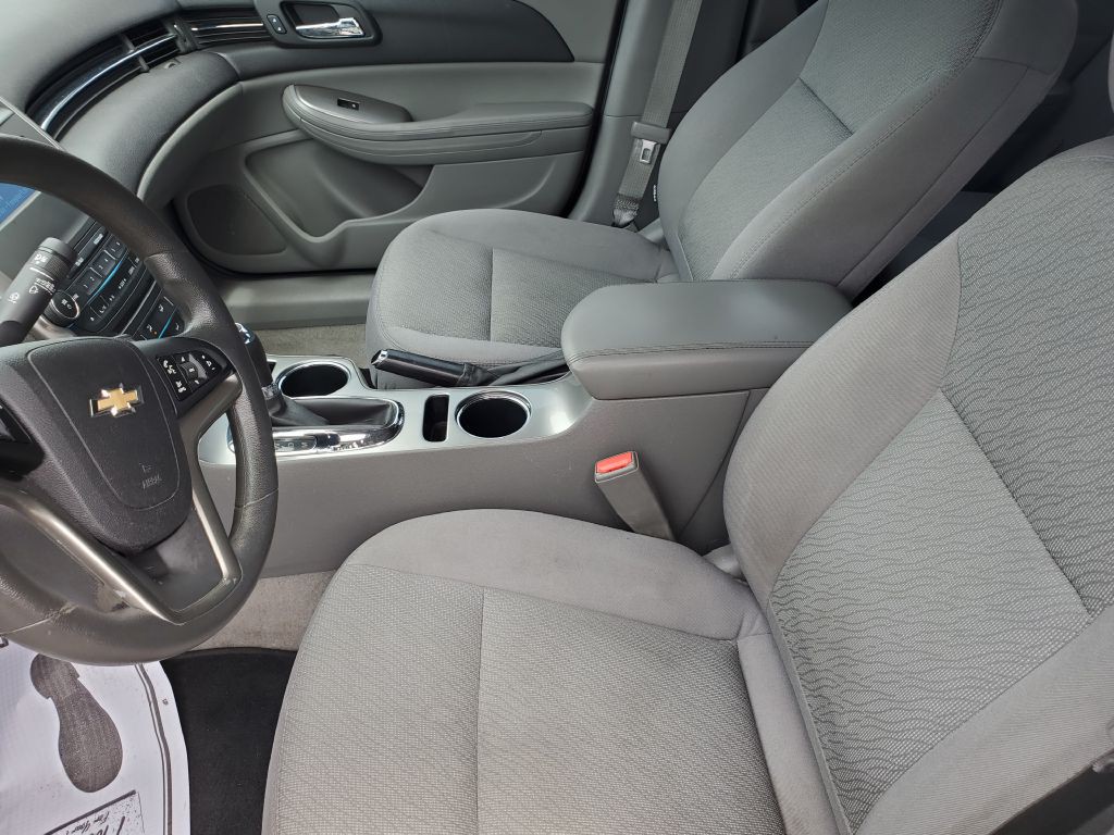 2016 Chevrolet Malibu Image 10