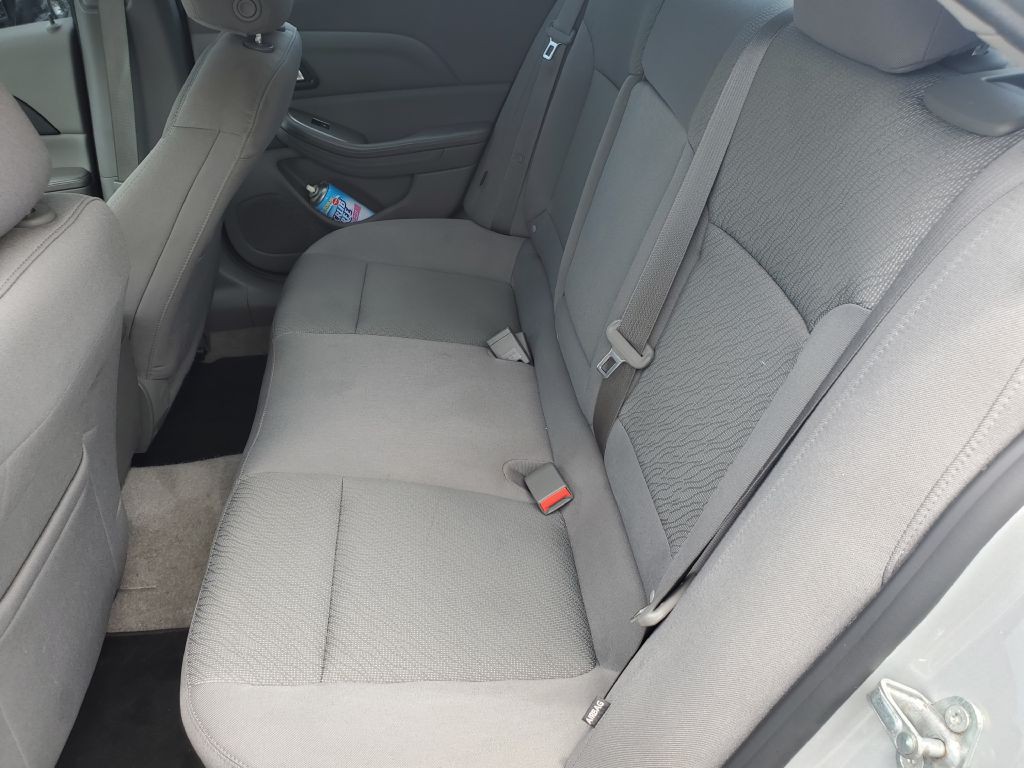 2016 Chevrolet Malibu Image 12