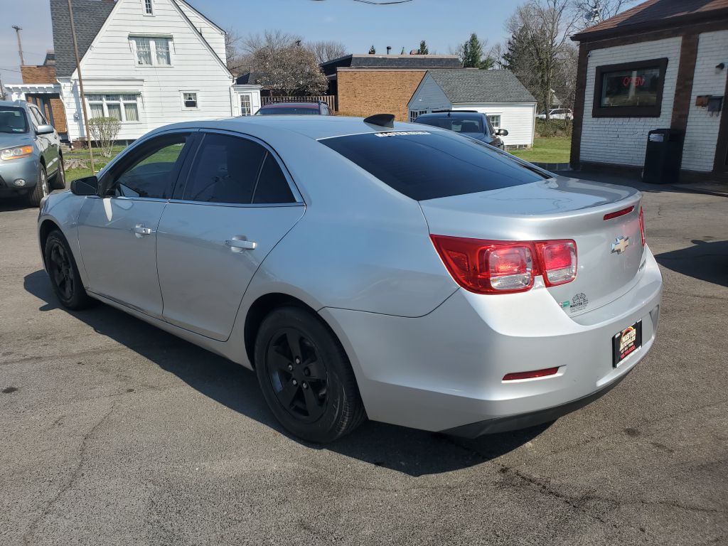 2016 Chevrolet Malibu Image 3