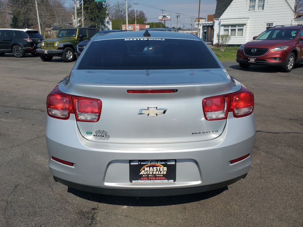 2016 Chevrolet Malibu Image 4