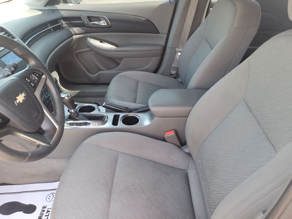 2016 Chevrolet Malibu Image 10