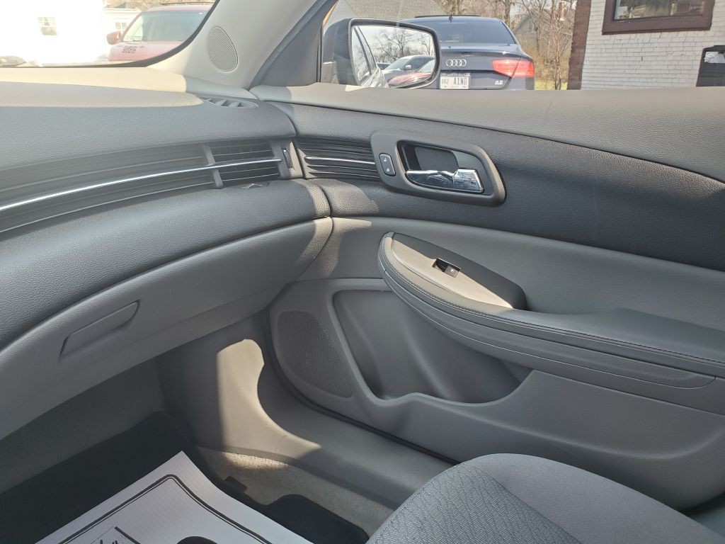 2016 Chevrolet Malibu Image 14