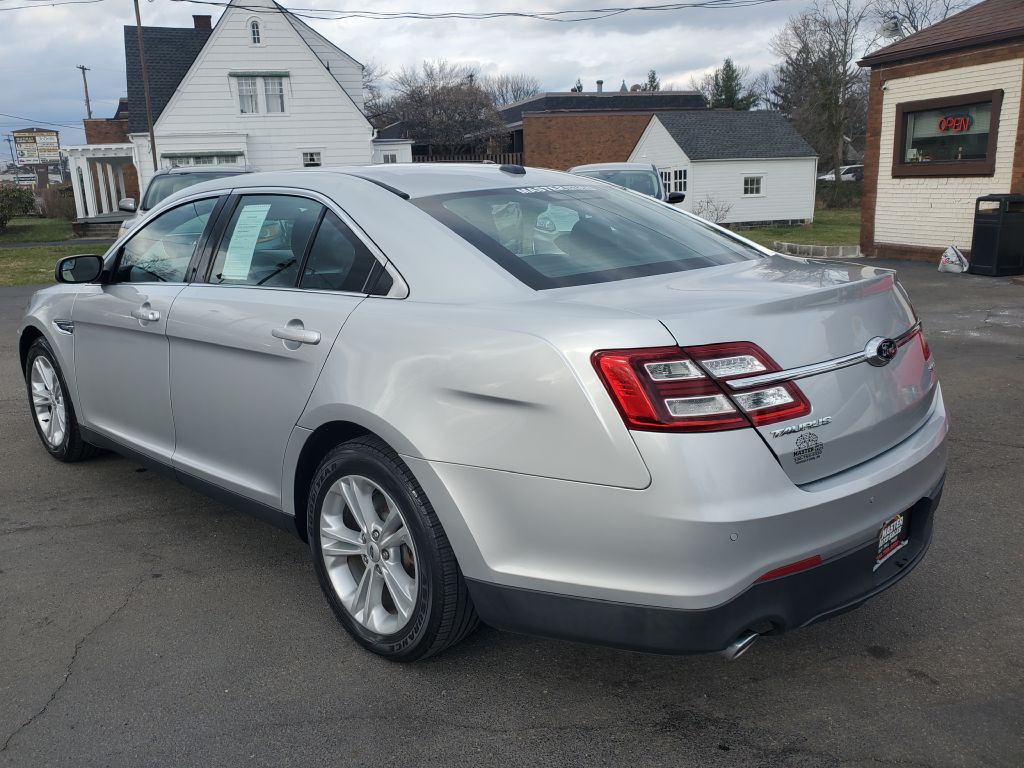 2019 Ford Taurus Image 3