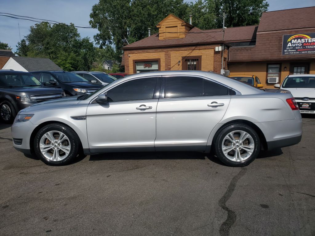 2019 Ford Taurus Image 2