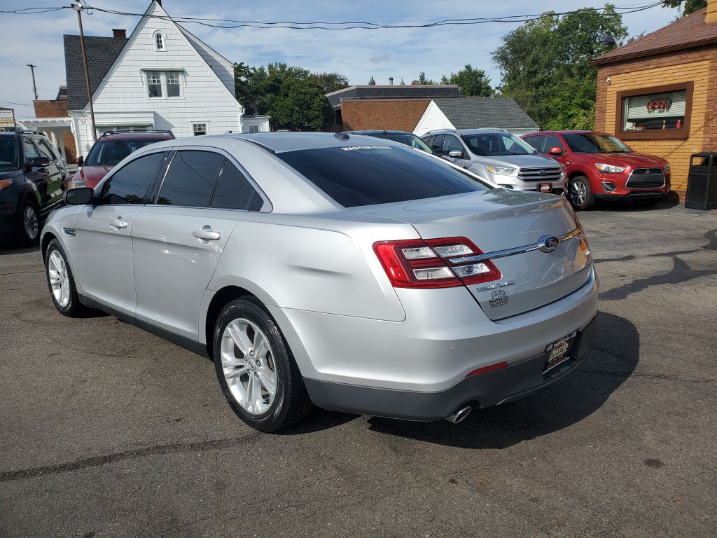 2019 Ford Taurus Image 3
