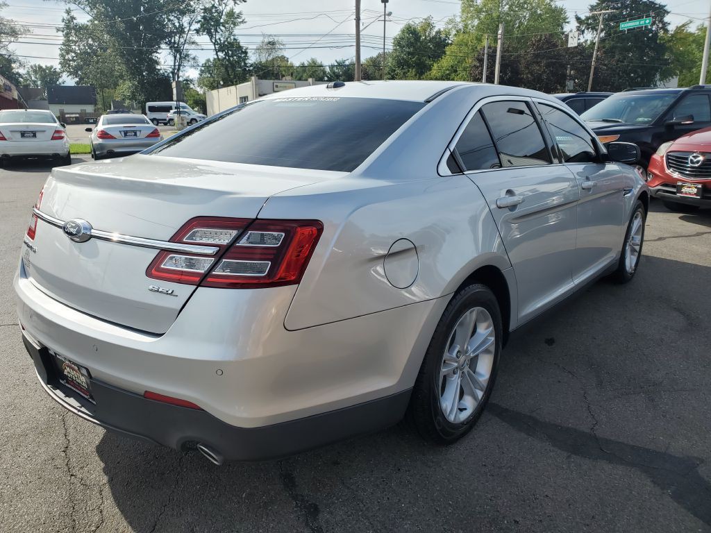 2019 Ford Taurus Image 5
