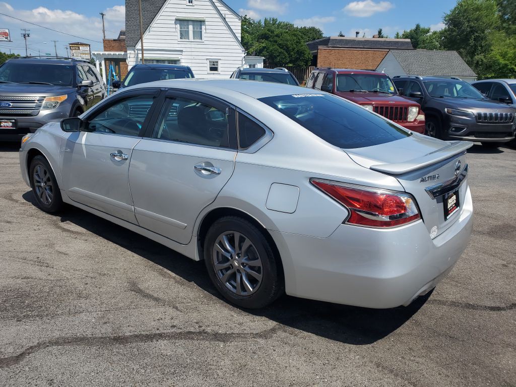 2015 Nissan Altima Image 3
