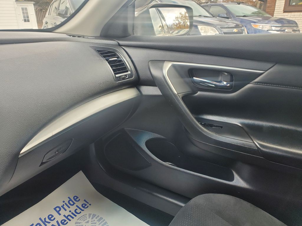 2015 Nissan Altima Image 8