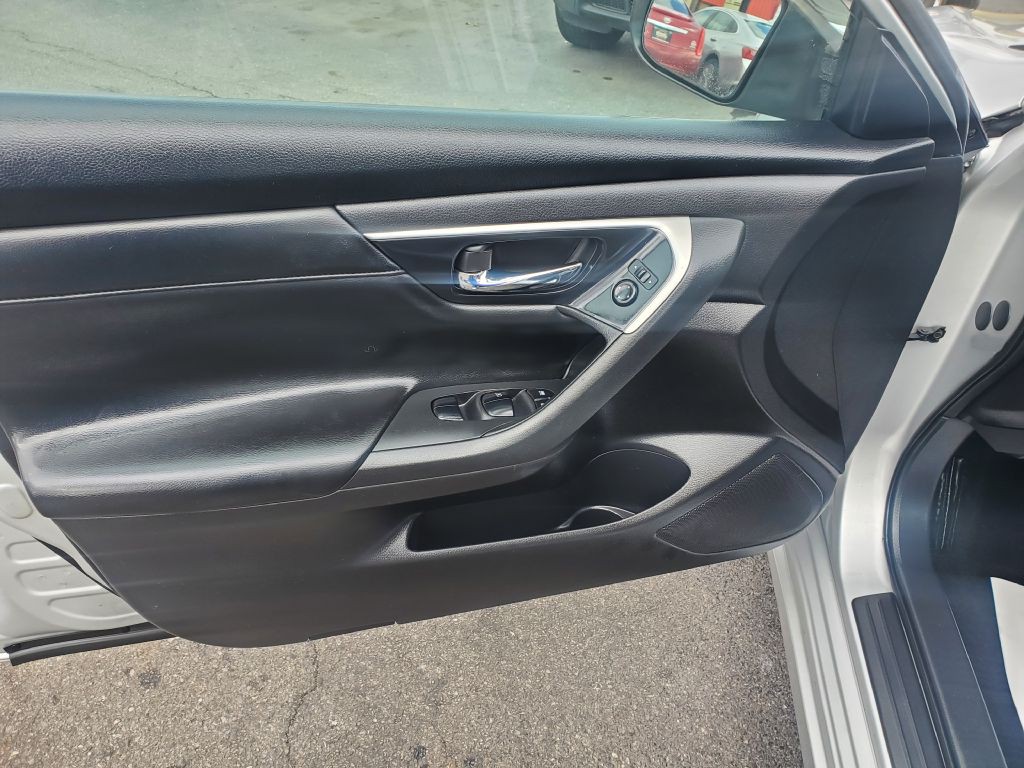 2015 Nissan Altima Image 11