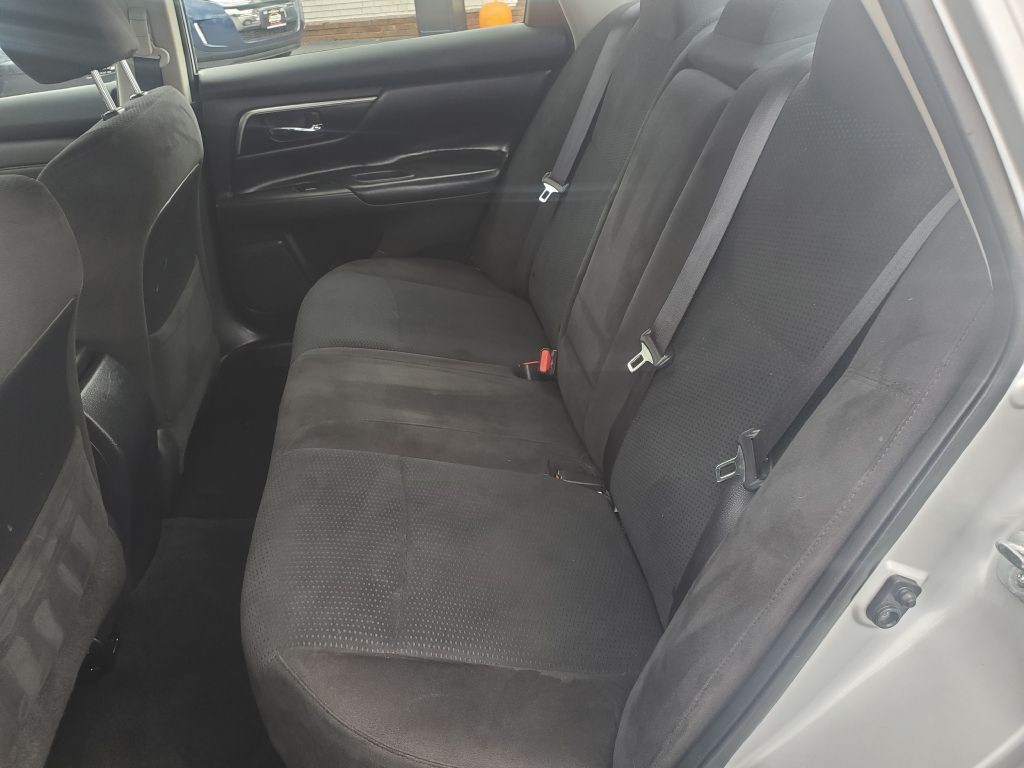 2015 Nissan Altima Image 12