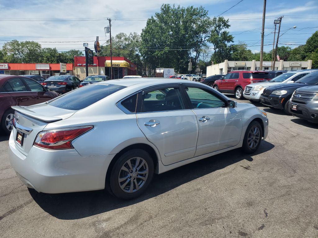 2015 Nissan Altima Image 14