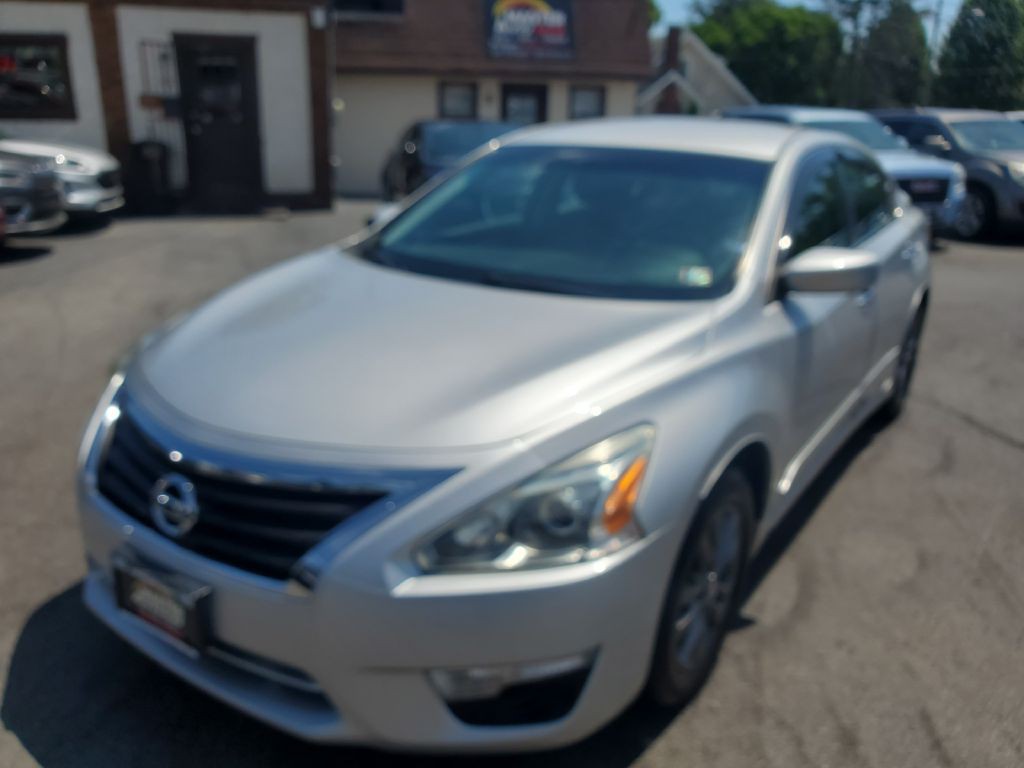 2015 Nissan Altima Image 17