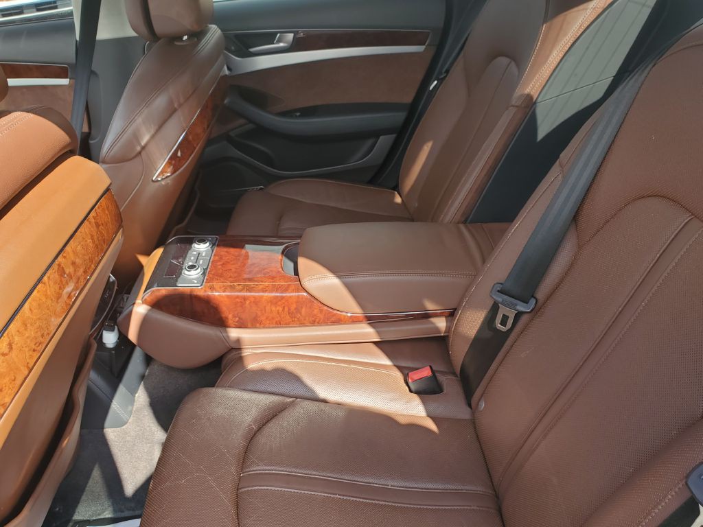 2011 Audi A8 Image 11