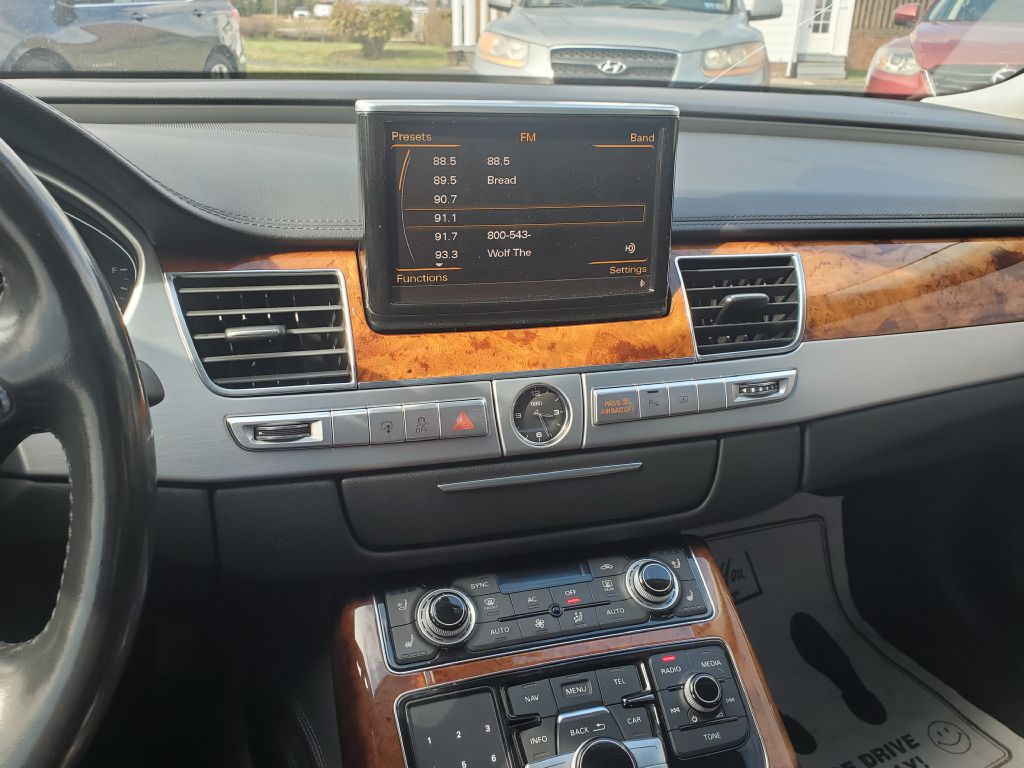 2011 Audi A8 Image 14