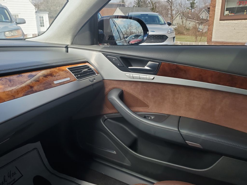 2011 Audi A8 Image 15