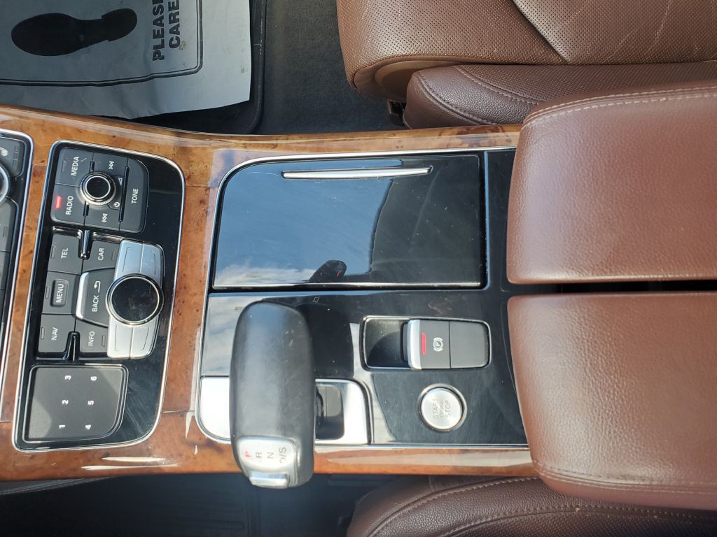 2011 Audi A8 Image 16