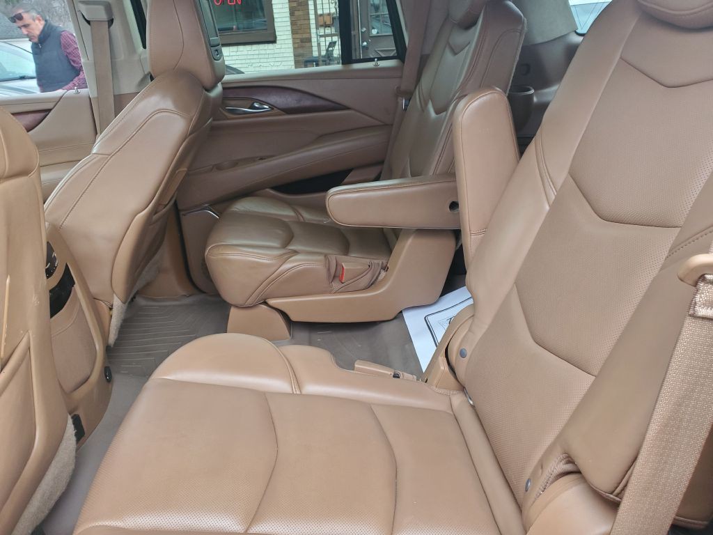 2015 Cadillac Escalade Image 11