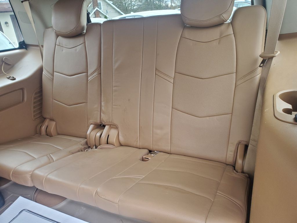 2015 Cadillac Escalade Image 13