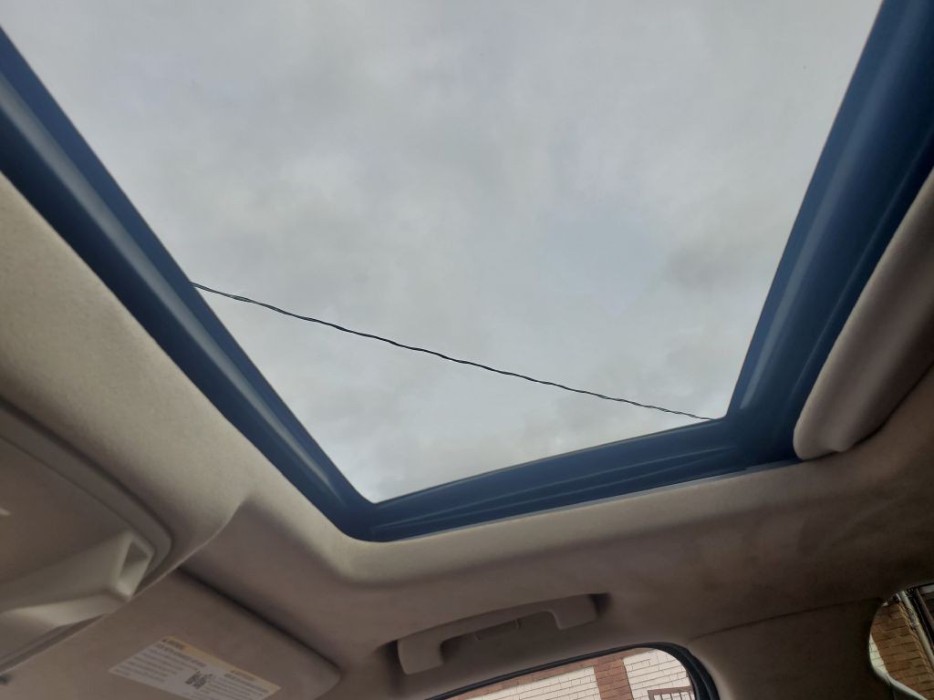 2015 Cadillac Escalade Image 19