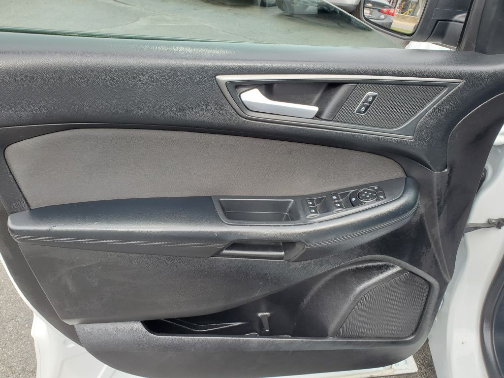 2017 Ford Edge Image 9