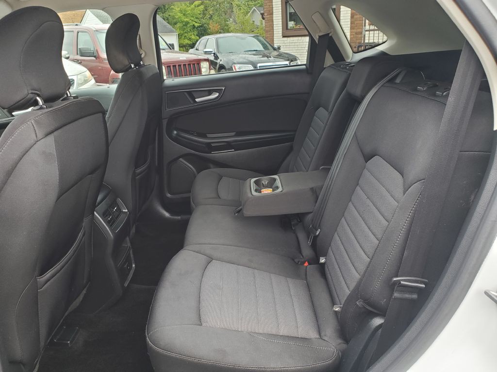 2017 Ford Edge Image 11