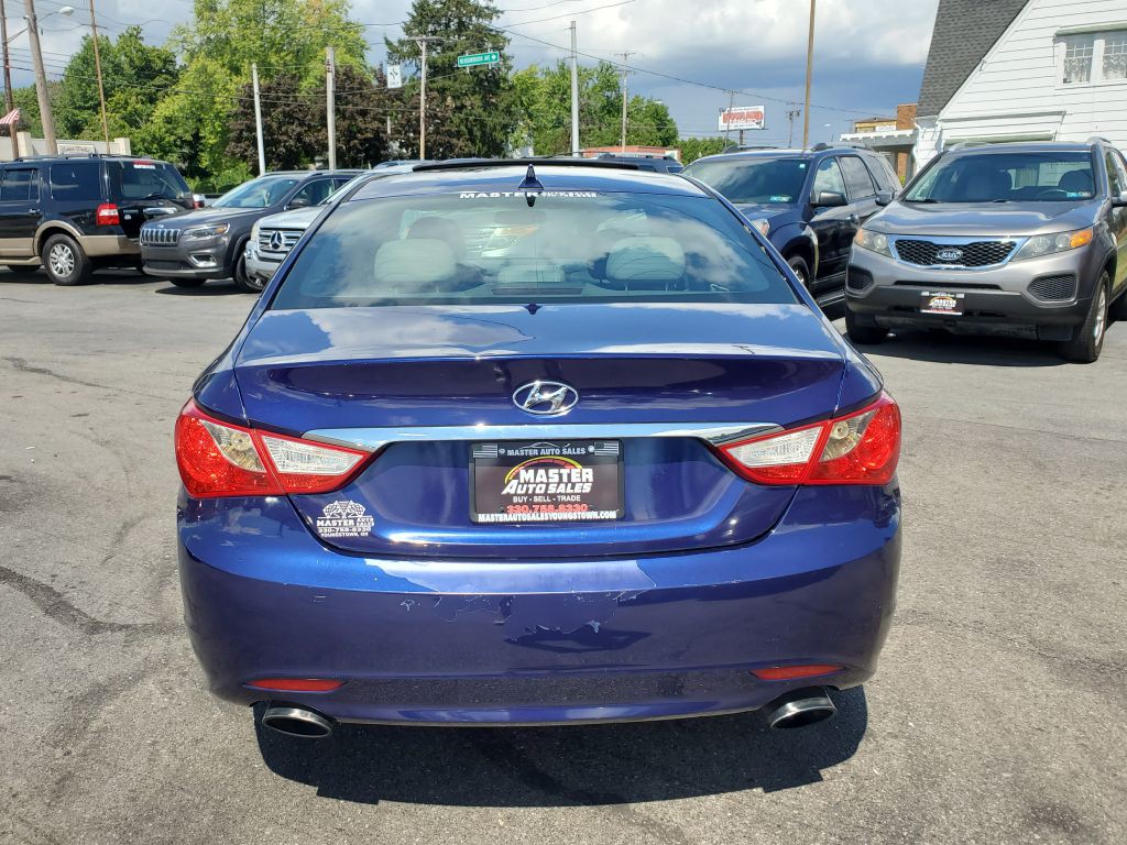 2011 Hyundai Sonata Image 4