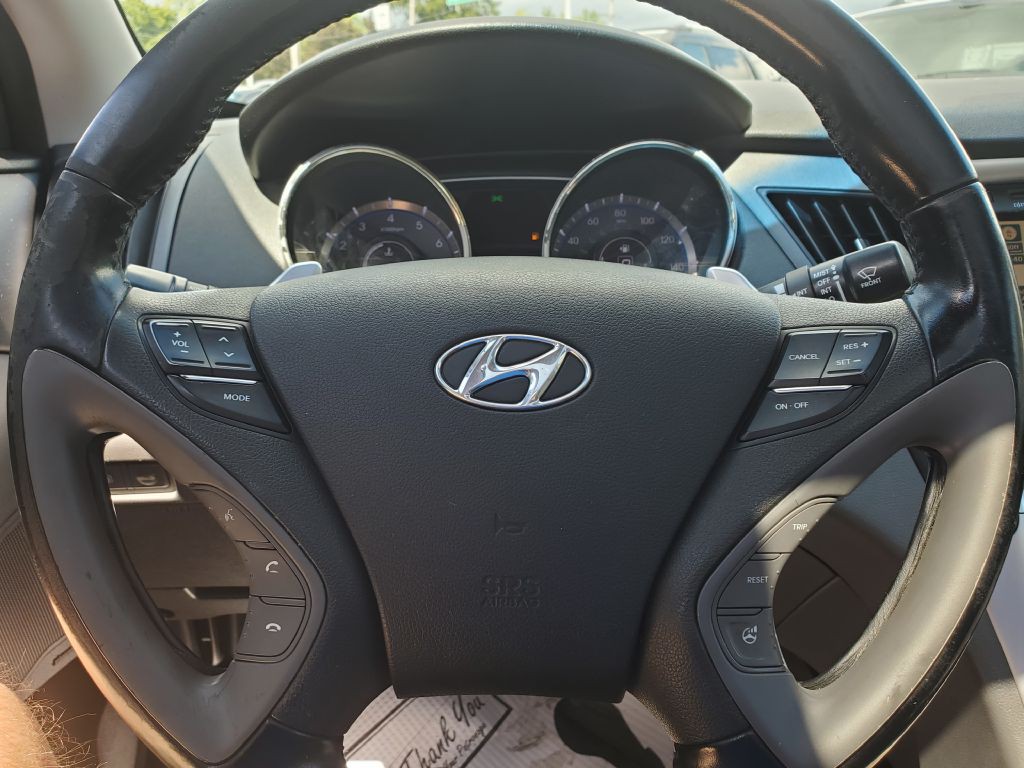 2011 Hyundai Sonata Image 12