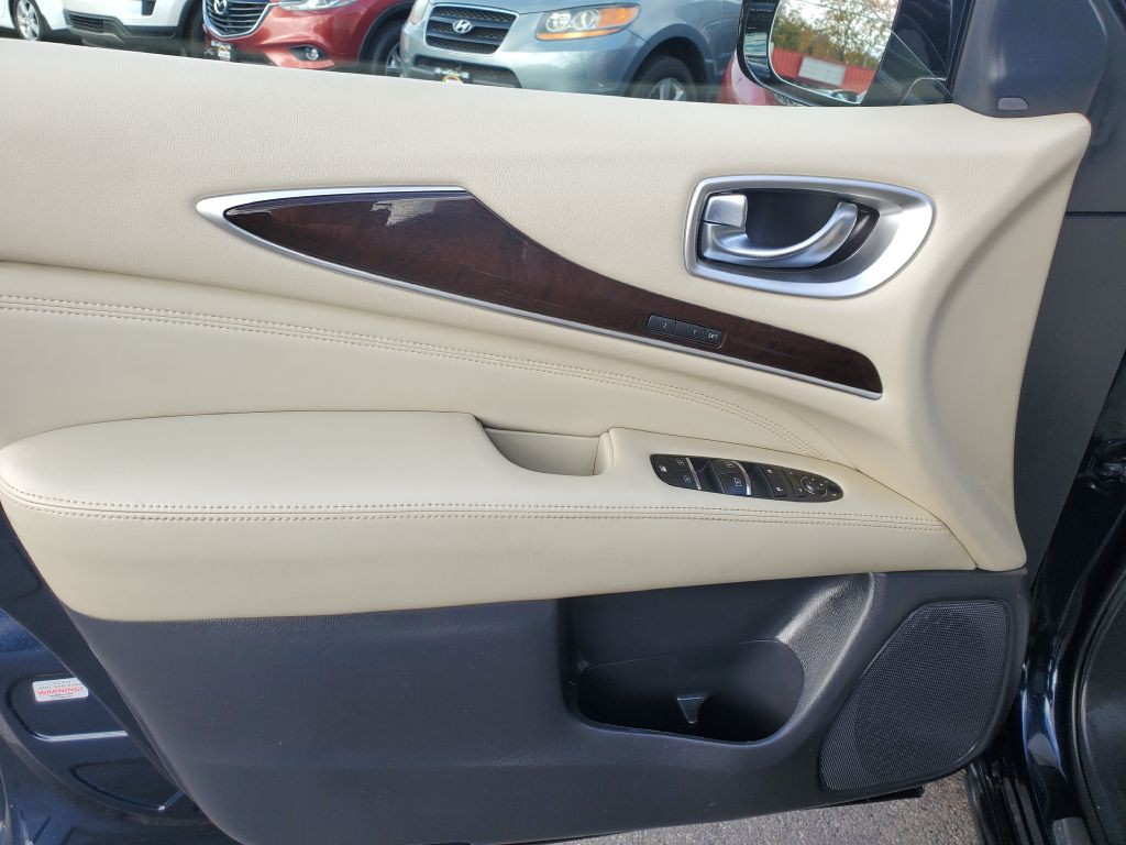 2017 INFINITI QX60 Image 9