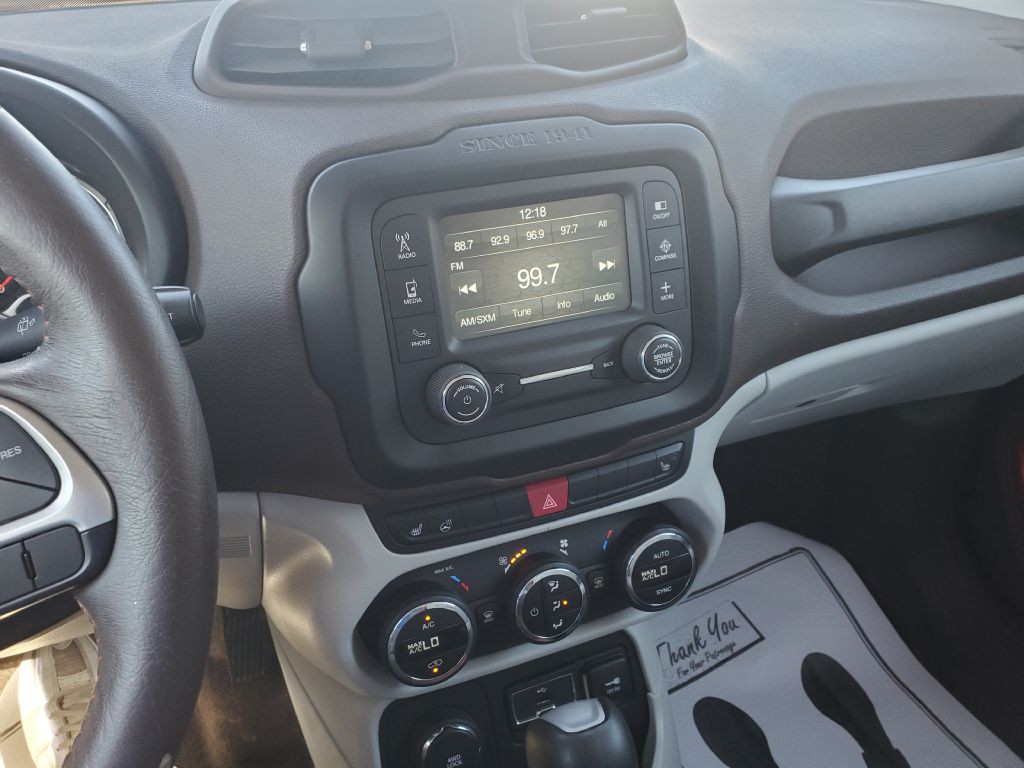 2015 Jeep Renegade Image 13