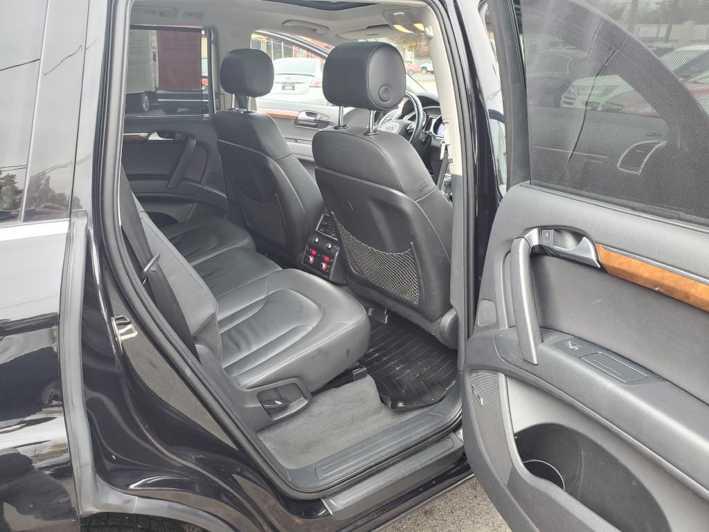 2015 Audi Q7 Image 11