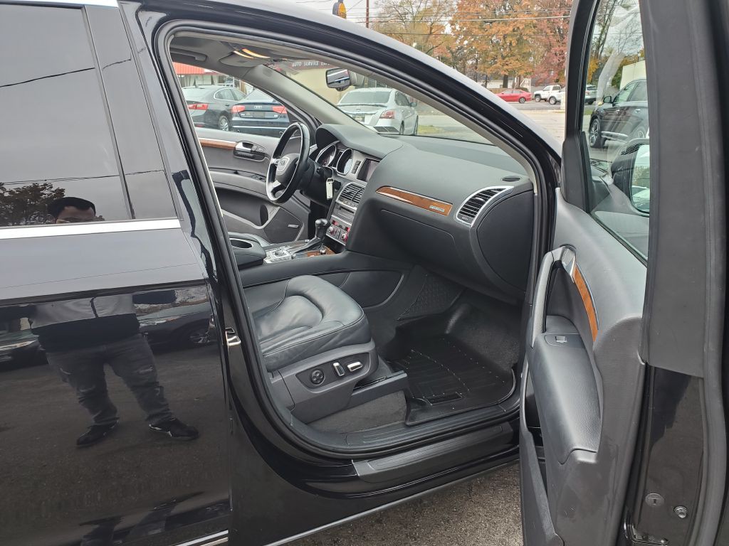 2015 Audi Q7 Image 12