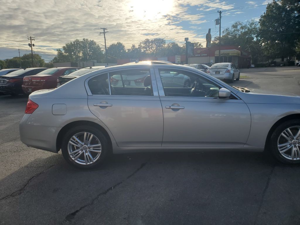 2011 INFINITI G25 Image 6