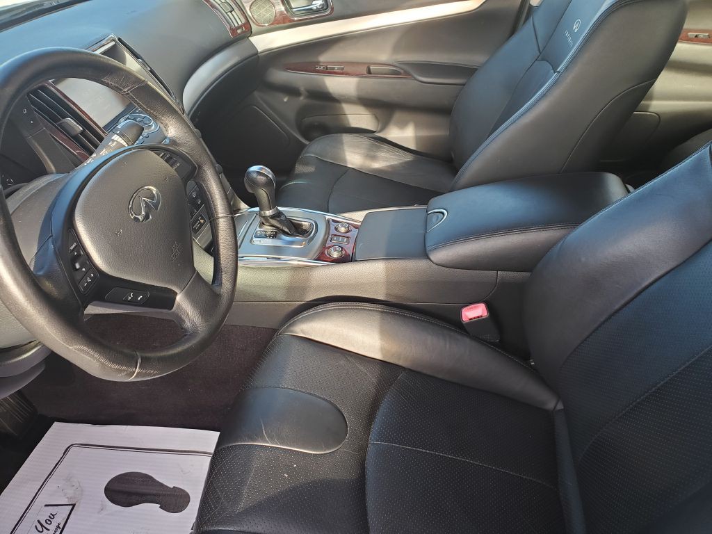 2011 INFINITI G25 Image 10