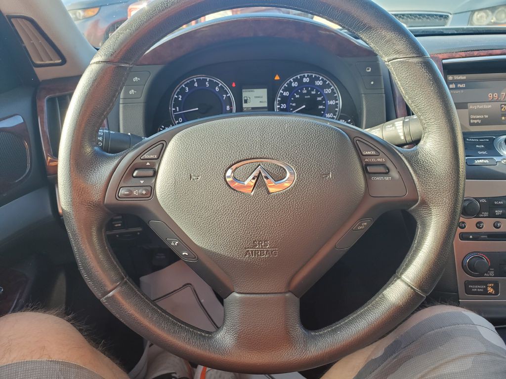2011 INFINITI G25 Image 12