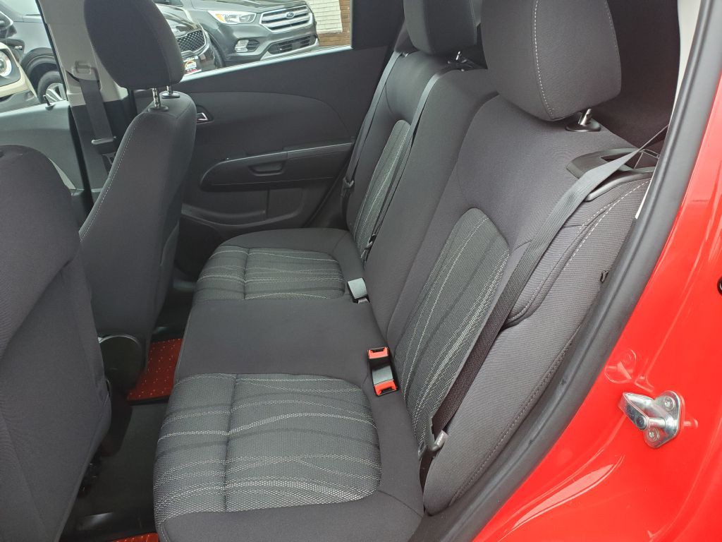 2015 Chevrolet Sonic Image 12