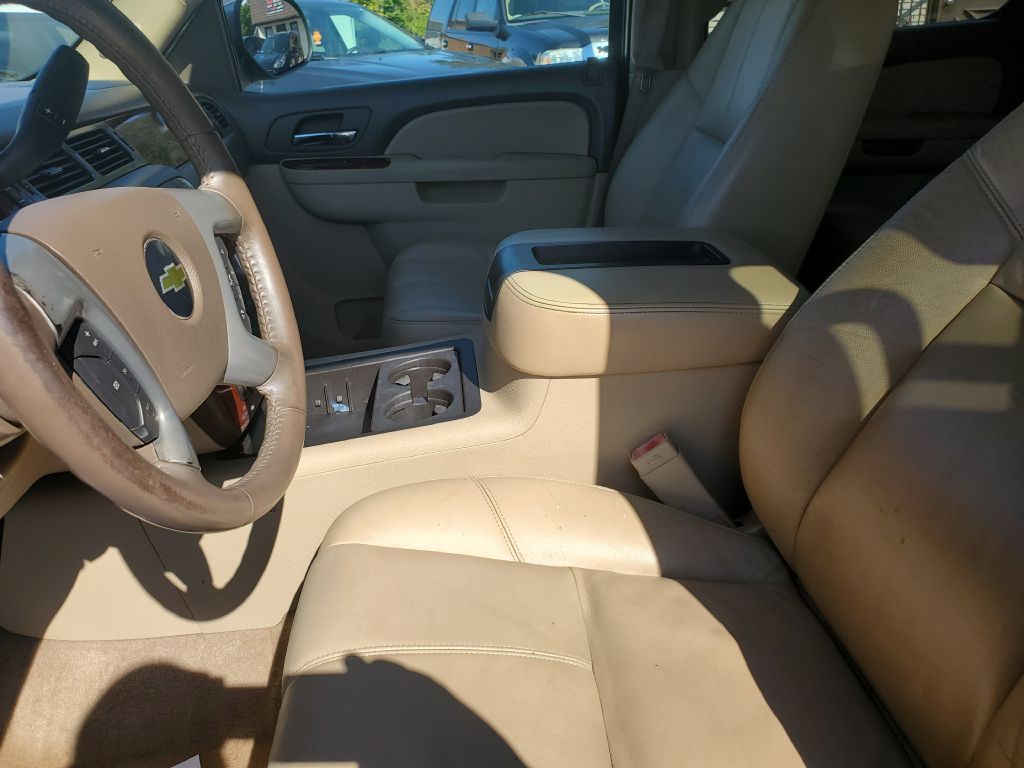 2011 Chevrolet Tahoe Image 10