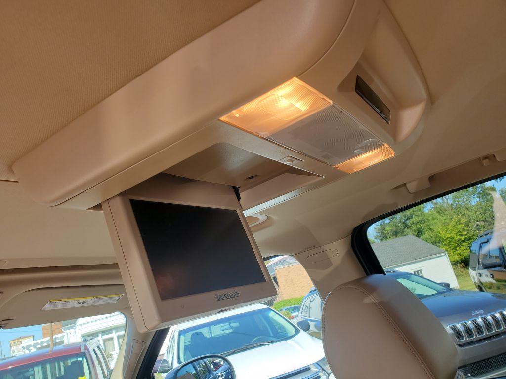 2011 Chevrolet Tahoe Image 13