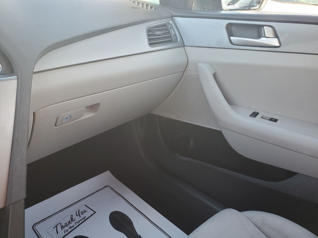 2016 Hyundai Sonata Image 14