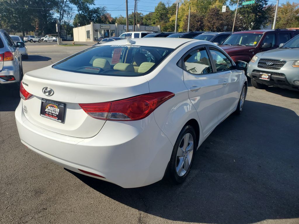 2013 Hyundai Elantra Image 6