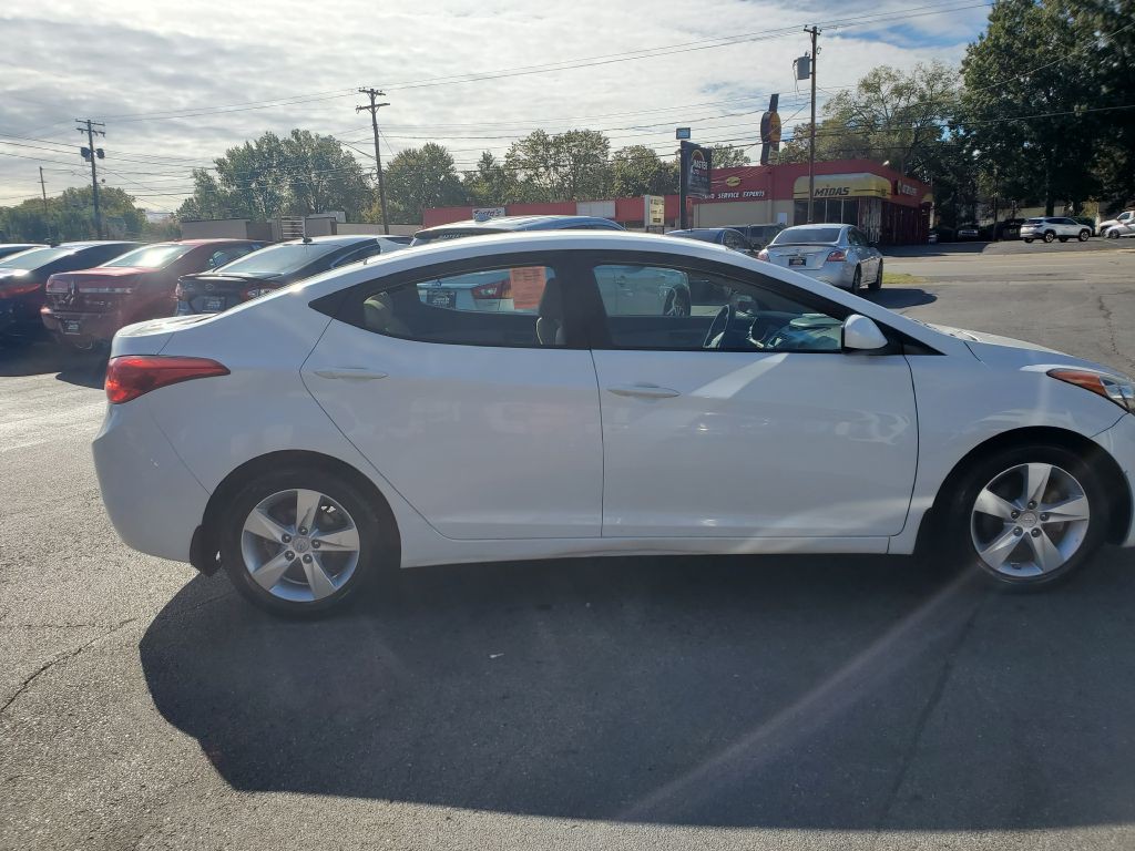 2013 Hyundai Elantra Image 7