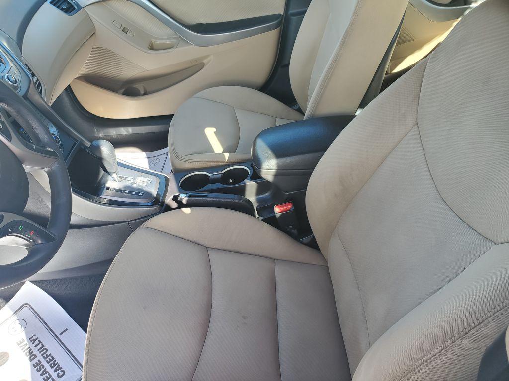 2013 Hyundai Elantra Image 11