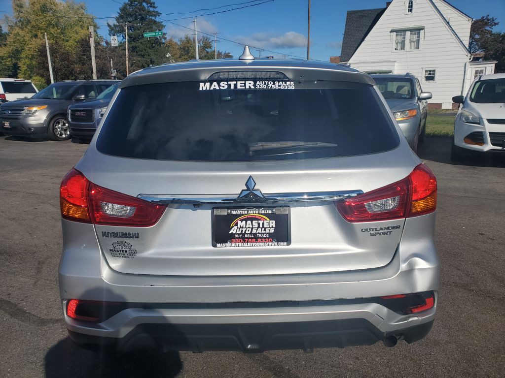 2018 Mitsubishi Outlander Image 5