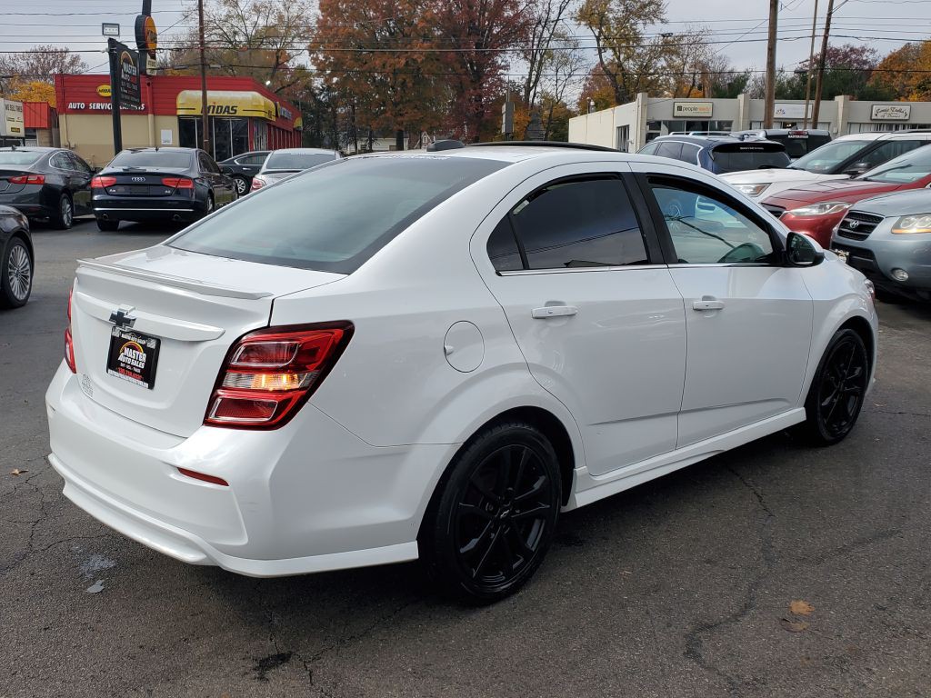 2018 Chevrolet Sonic Image 3