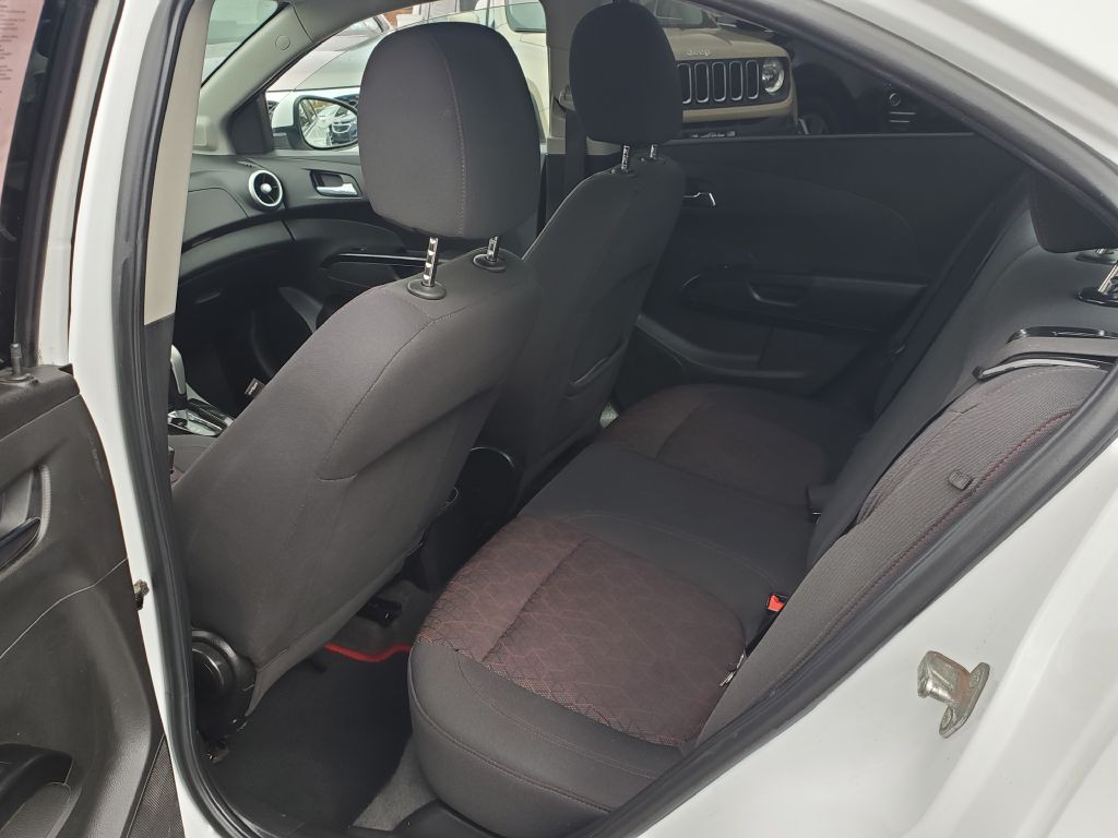 2018 Chevrolet Sonic Image 9