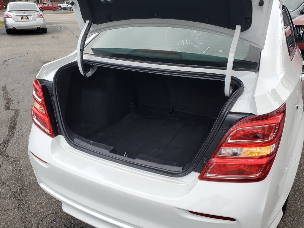 2018 Chevrolet Sonic Image 10